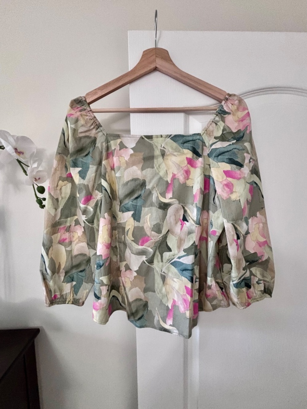 Signature by Reitmans Floral Button Up Blouse Puff Sleeves Women’s Size Medium - Picture 4 of 9